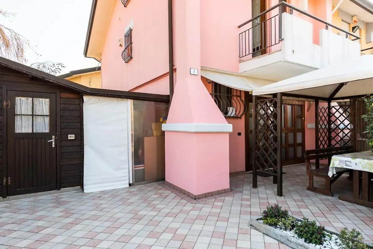 Сasa de vacaciones Spacious Villa - Private Garden Near The Sea/Beach Porto Santa Margherita