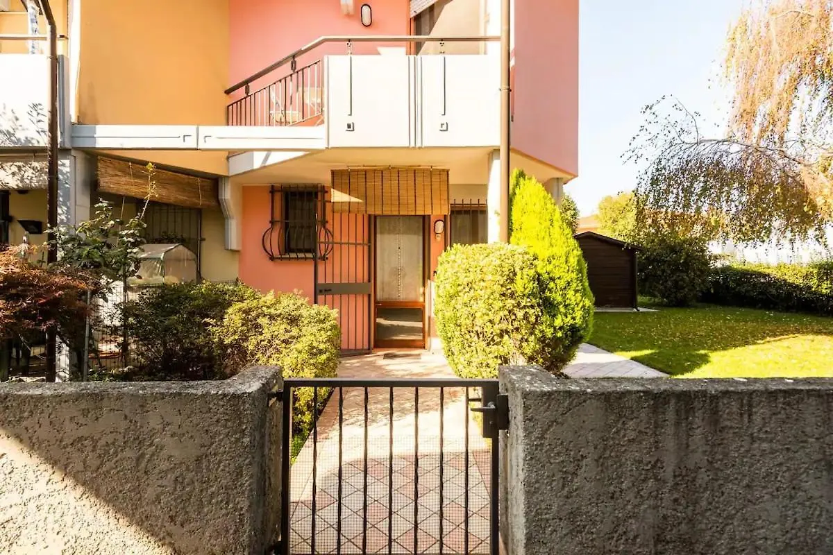 Spacious Villa - Private Garden Near The Sea/Beach Porto Santa Margherita Сasa de vacaciones